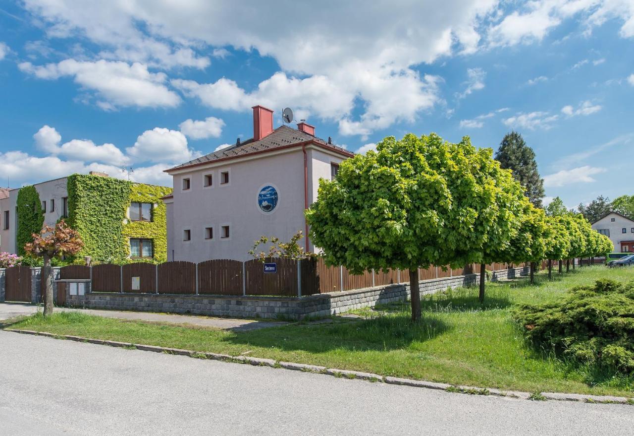 Penzion Leknin Třeboň 外观 照片